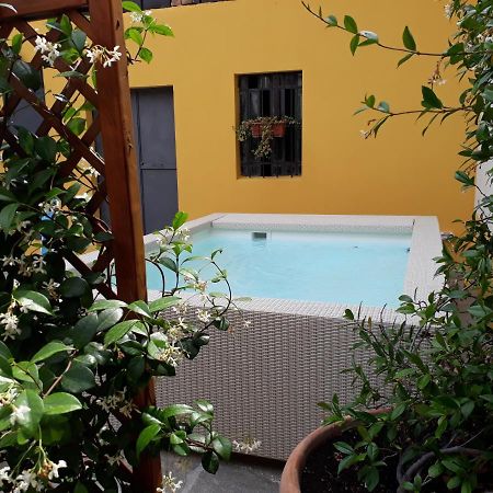 B&B La Corte Suites Salice Terme Εξωτερικό φωτογραφία