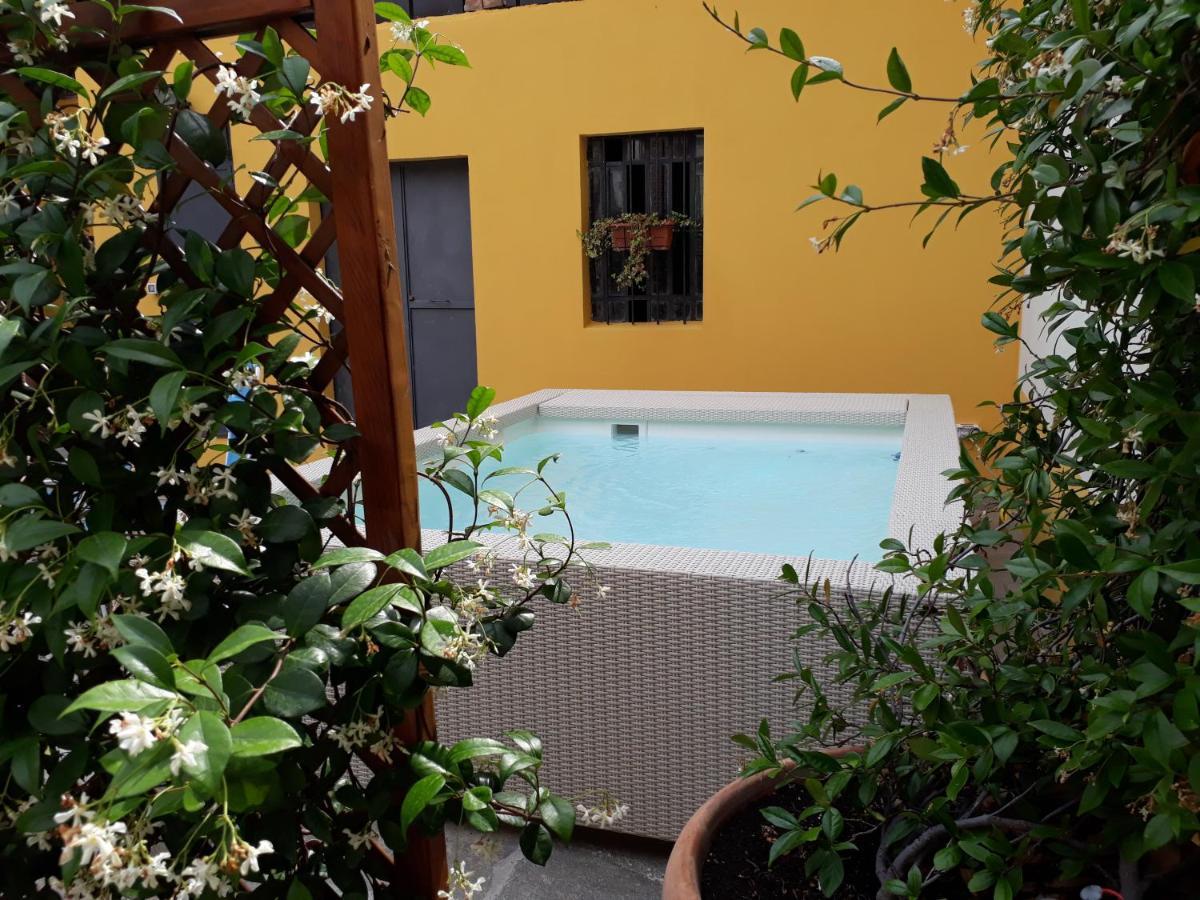 B&B La Corte Suites Salice Terme Εξωτερικό φωτογραφία