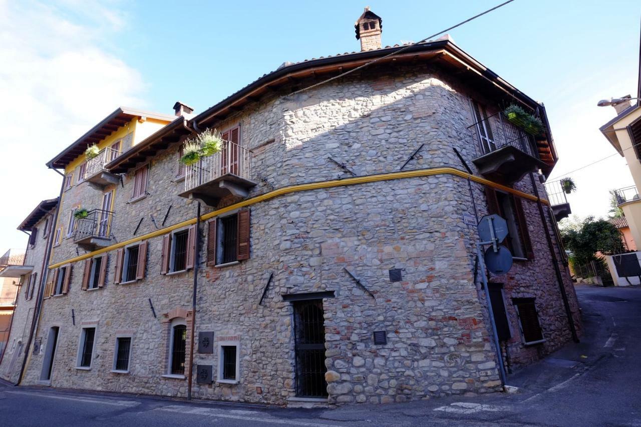 B&B La Corte Suites Salice Terme Εξωτερικό φωτογραφία