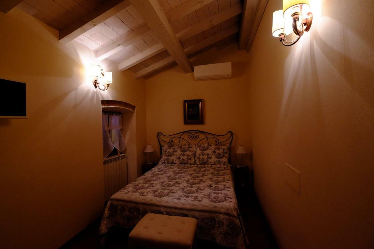 B&B La Corte Suites Salice Terme Εξωτερικό φωτογραφία
