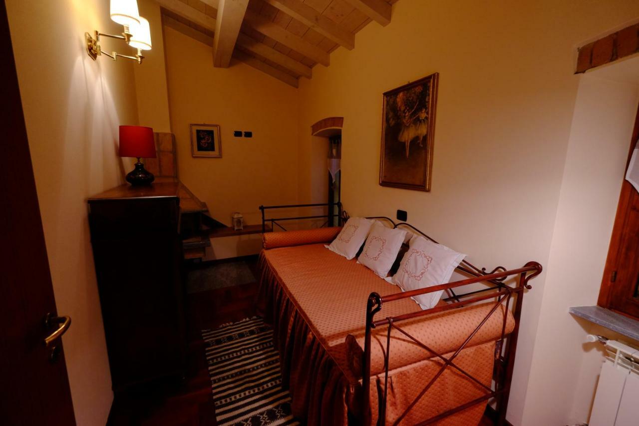 B&B La Corte Suites Salice Terme Εξωτερικό φωτογραφία