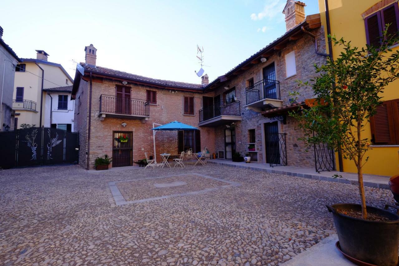 B&B La Corte Suites Salice Terme Εξωτερικό φωτογραφία