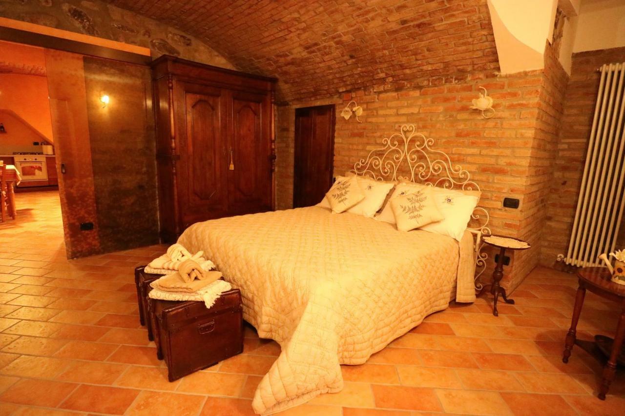 B&B La Corte Suites Salice Terme Εξωτερικό φωτογραφία