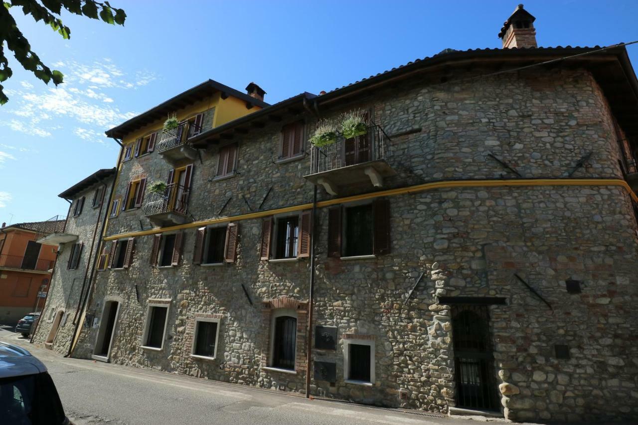 B&B La Corte Suites Salice Terme Εξωτερικό φωτογραφία
