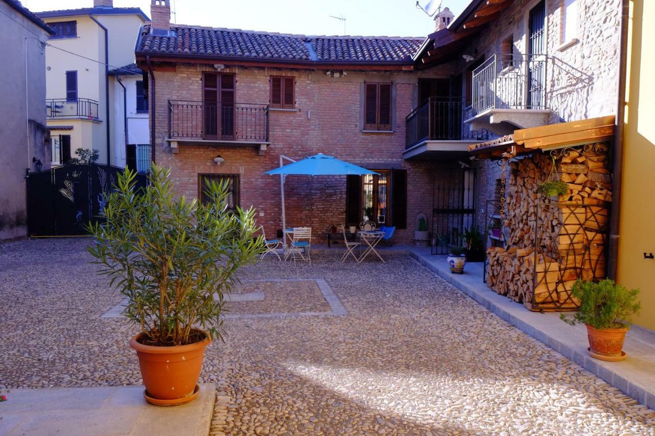 B&B La Corte Suites Salice Terme Εξωτερικό φωτογραφία